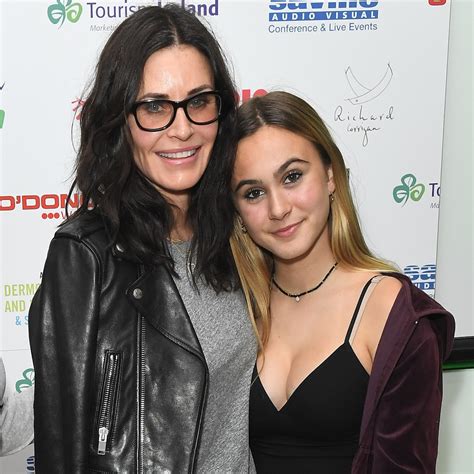Watch Courteney Cox And Daughter Coco Perform Fleetwood Mac Cover E