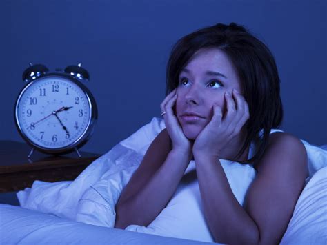 Berikut beberapa penyakit yang menyebabkan seseorang susah tidur di malam hari. Terbangun Tengah Malam, Jangan Cek Handphone kalau Tak Mau ...