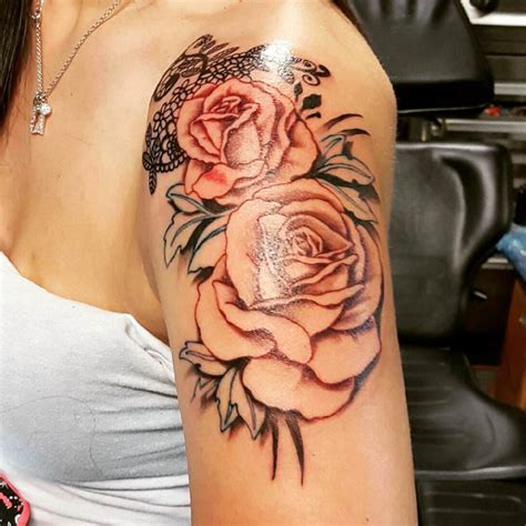 Best 25 Rose Shoulder Tattoos Ideas On Pinterest