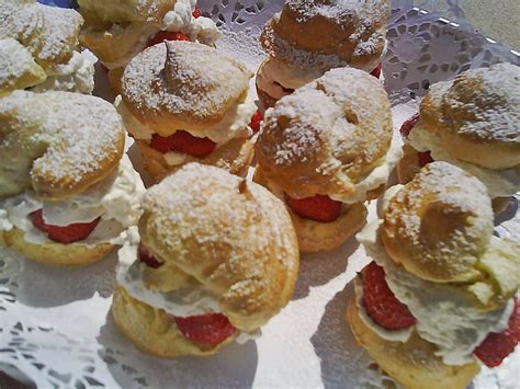 Genau so sehen für uns windbeutel aus, lecker gebacken moin, windbeutel, eclairs und auch churros sind nur ein paar gebäckarten, die man aus diesem tollen. Windbeutel (Rezept mit Bild) von Meike | Chefkoch.de