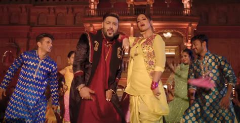 Khandaani Shafakhana फिल्म का कोका गाना हुआ रिलीज पार्टी सॉन्ग में दिखा सोनाक्षी सिन्हा का