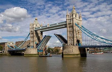 Top 10 Most Famous Bridges In The World