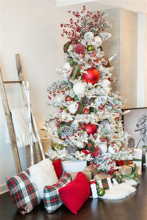 20 Incredibly Inspiring Ideas To Decorate With Flocked Christmas Trees Flocked Christmas Trees