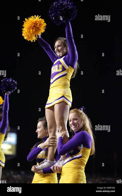 Lsu Cheerleaders Hi Res Stock Photography And Images Alamy