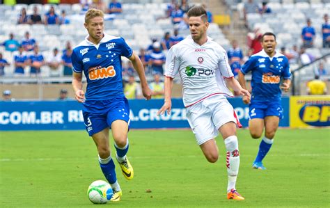 Alvo Do Santos Marlone Reforça Desejo De Permanecer No Cruzeiro