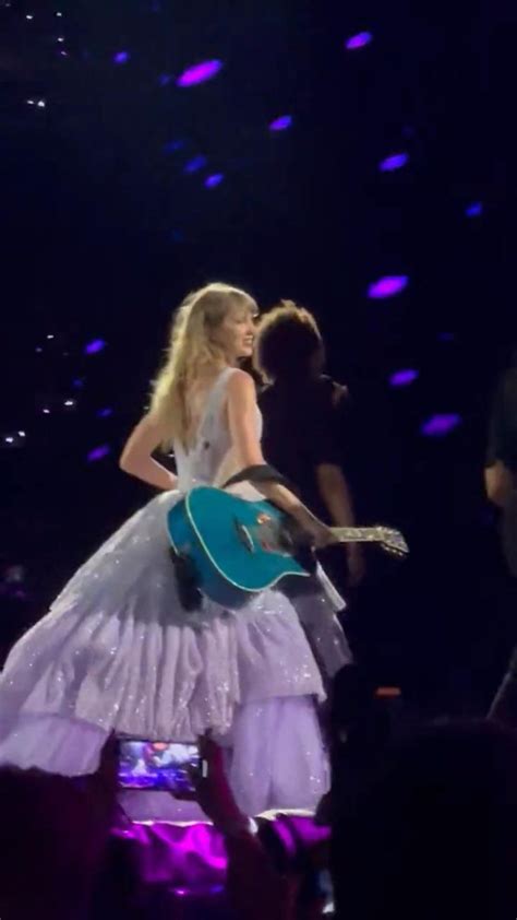Enchanted Taylor Swift Being Cute в 2023 г
