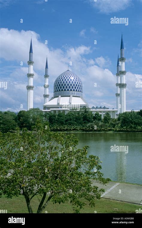 Malaysia Shah Alam Mosque Stock Photo Alamy