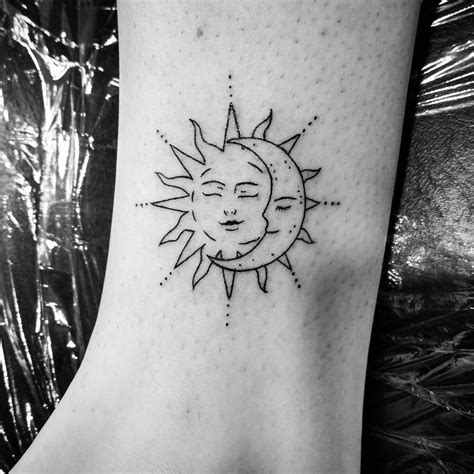 Tatuagem Sol E Lua Um Desenho Cheio De Signifcado Místico Ankle Tattoo