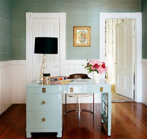 Incorporate natural fiber wall covering into your design, and add sensational tactility and depth to any room with grace. WHITE + GOLD: GREEN GRASSCLOTH WALLPAPER