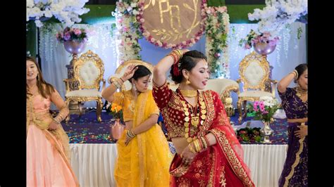 graceful dance by nepali bride and bridemaids rajeev weds preetika uk nepali wedding dance