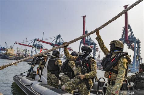 Malaysia memiliki rasa khawatir akan kehilangan kedua pulau tersebut apabila negara mereka tidak memenangkan pulau sipadan dan ligitan dalam sengketa ini. TNI AL ungkapkan sempat kirim Kopaska dalam menjaga ...