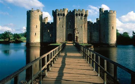 England is the biggest of the four countries in the united kingdom. Bodiam Castle in England Wallpaper | HD Wallpapers