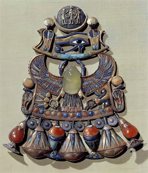 Pectoral With A Bird Scarab From The Tomb Of Tutankhamun C1370 52 Bc