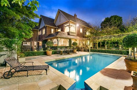 Toorak mansion changes hands for more than $15 million, next door to ...