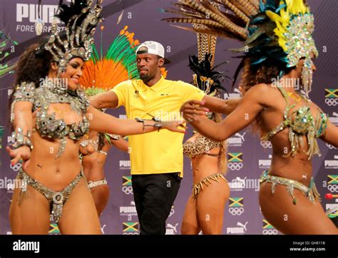 Rio De Janeiro Brazil 8th Aug 2016 Athlete Usain Bolt Of Jamaica Dances With Samba Dancers