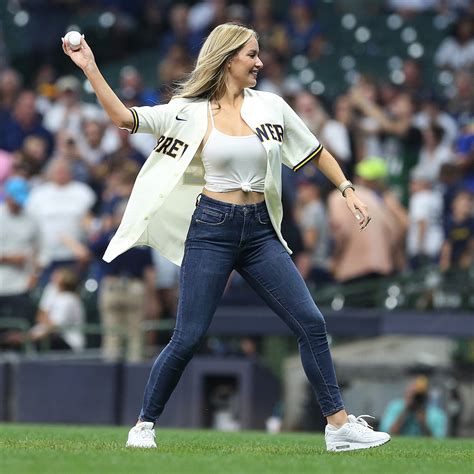 Paige Spiranac On Being Body Shamed For First Pitch At Brewers Game United States Knews Media