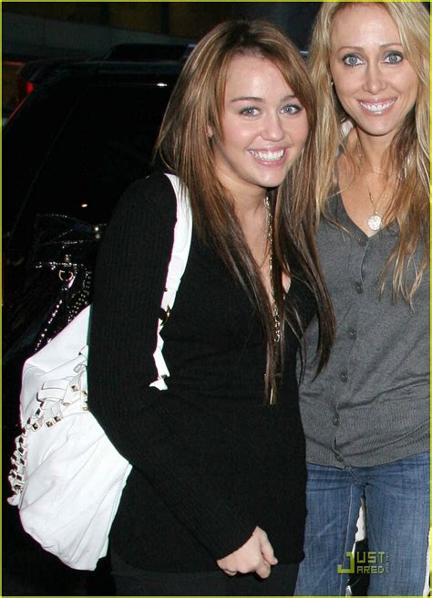 Full Sized Photo Of Miley Cyrus Grease Broadway Show Miley Cyrus Go Grease Lightning