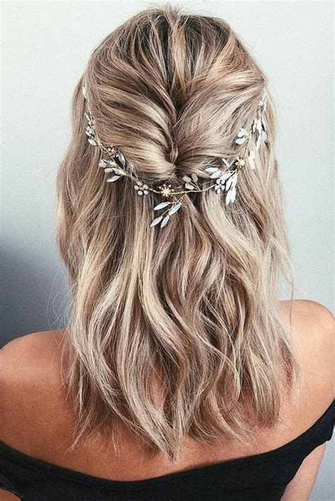 20 Medium Length Wedding Hairstyles For 2021 Brides Emmalovesweddings