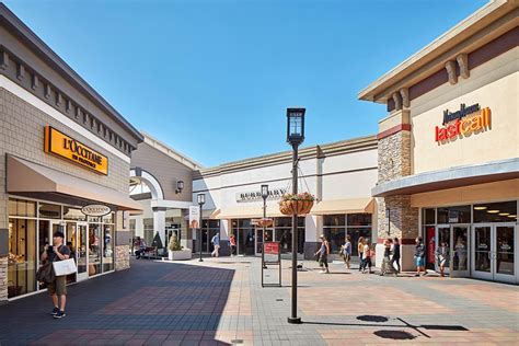 Also, a place which has a fantastic shopping mall near me or mall catches the attention of travelers and tourists. San Francisco Premium Outlets, Livermore California (CA ...