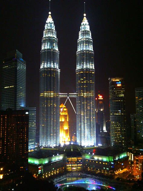 Cómo conseguir vuelos baratos kuala lumpur bandar seri begawan. Kuala Lumpur twin towers: the world's tallest twin towers ...