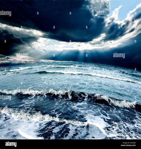 Ocean Stormcloudy Sky And Waves Stock Photo Alamy