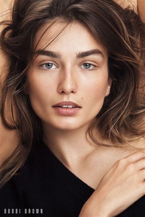 Browse skincare, tools and brushes, and makeup for the face, eyes. Bobbi Brown Cosmetics Fall/Winter 2017 Campaign