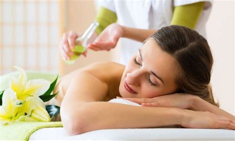 Head To Toe Aroma Massage Treatment At Best Price In Chennai Id 19032232673