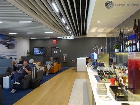 Lounge Review Lufthansa Business Lounge Ewr Closed For Construction