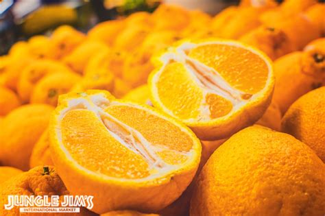 Sumo citrus mandarin cực kỳ tốt để ăn! In Season For a Limited Time - Sumo Citrus (Basically The ...