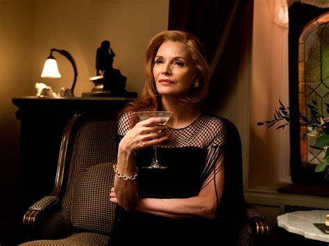 French Exit Review Michelle Pfeiffer Takes This Unconventionally