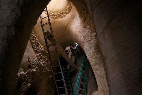 Artist Spends 10 Years Digging This Mesmerizing Cave In New Mexico