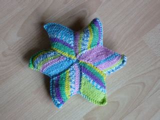 Each pattern is perfect for the newbie or advanced beginner who is looking to learn new techniques. Ravelry: star pillow in stockinette stitch pattern by ...