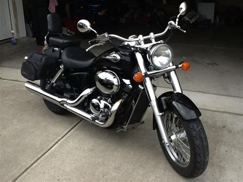 In the database of masbukti.com, available 6 modifications which released in 2001: Buy 2001 Honda Shadow Ace 750 DELUX Cruiser on 2040-motos