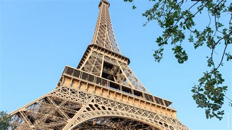 Los 72 sabios de la Torre Eiffel - El Sureño