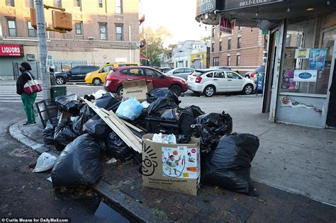 Brooklyn Looks Like The Nyc Of The 1970s As Trash Piles Up Amid Workers Vaccine Protest Daily