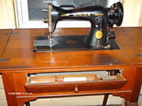 Many of us have a vintage or even antique sewing machine in their home that is dusty and neglected. Drab to Fab: Old sewing Table to NEW Kitchen Island..