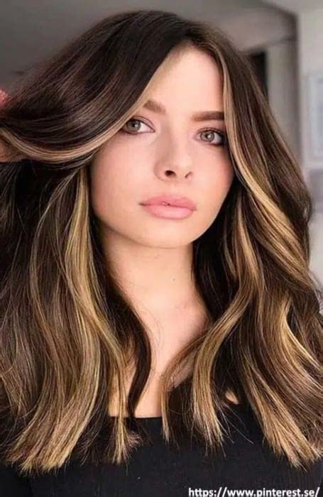 Cool Peekaboo Hair Color Highlight Ideas For