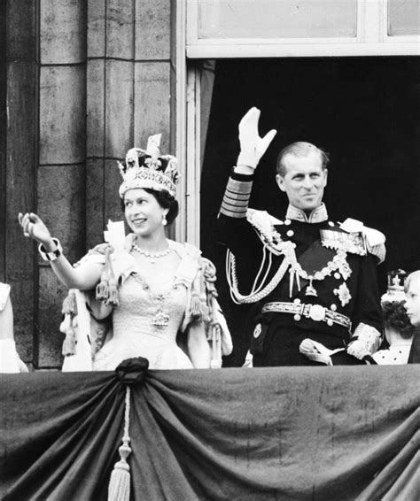 Net als zijn vader is hij niet van plan ten strijde te trekken tegen elizabeth. Koningin Elizabeth zag flink af op de dag van haar kroning ...