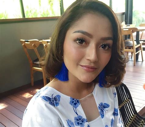 Akun official fans siti badriah. Meriahkan HUT MNC ke-28, Siti Badriah Santai dengan ...