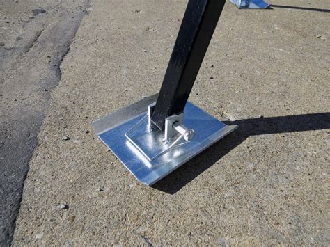 The fifth wheel hitch connects to your towing vehicle via a kingpin and helps with accommodating turns. Ultra-Fab Economy 5th Wheel King Pin Tripod Stabilizer ...