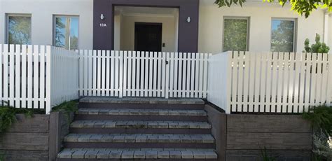 Heavy Duty Crisp White Picket Fence And Gate Fence Spot