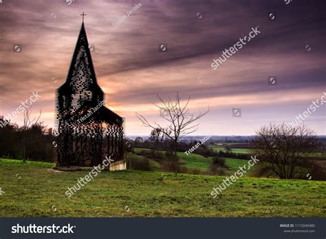 Reading Between Lines Art Installation MiddleẢnh có sẵn1115046980