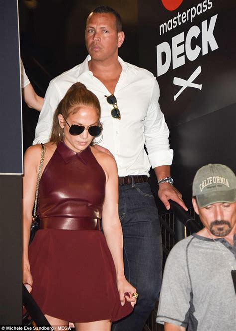 Jennifer Lopez Accompanies Alex Rodriguez To Mlb Fanfest Daily Mail