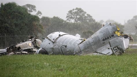 Stuart Air Show Crash One Dead After Plane Crashes Onto Golf Course