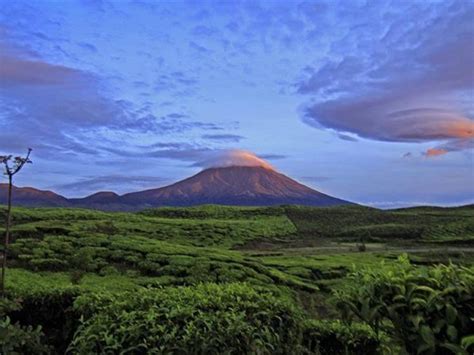Gunung Kerinci Salah Satu Gunung Merapi Tertinggi Di Indones