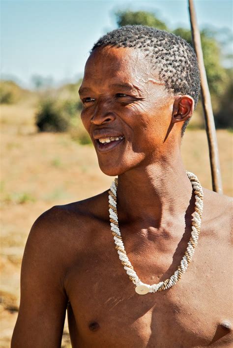 Reportaje Desde 2056 Ac Khoisan Los Hombres Del Bosque