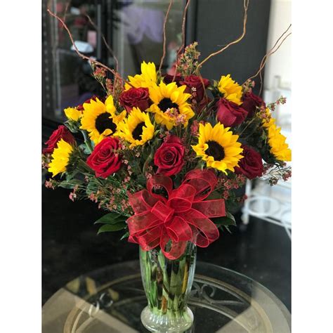 Hn frank leroy allred jr: Deluxe Sunflowers & Roses Elegant Flowers: Fresno Florists ...