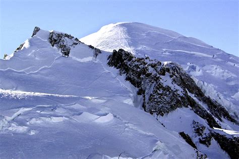 5 Climbers Dead 1 Missing On Frances Mont Blanc