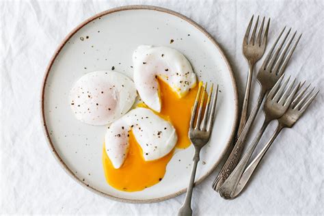 Poached Eggs How To Poach An Egg Perfectly Recipes My Era