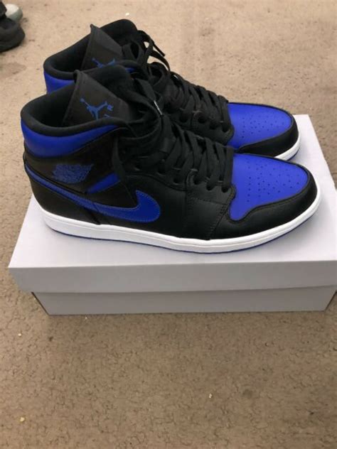 As such, every overlay that was once red is now given the blue coat — the wings iconography, contrast stitch, and. Nike Air Jordan 1 Mid HYPER Royal Blue Black Aj1 Size 7y ...